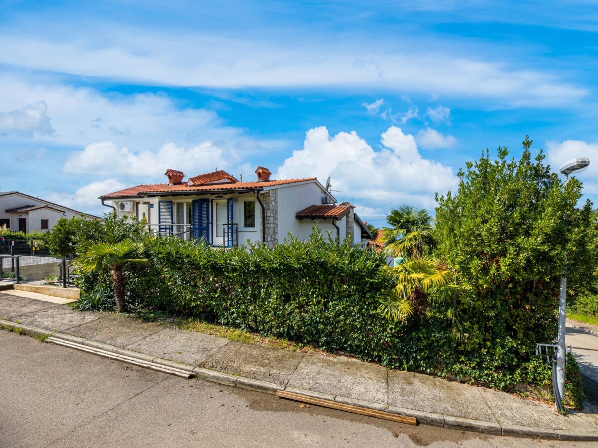 Apartment One bedroom apartment with terrace and sea view Njivice, Krk A-21767-a - Outdoor photo 2