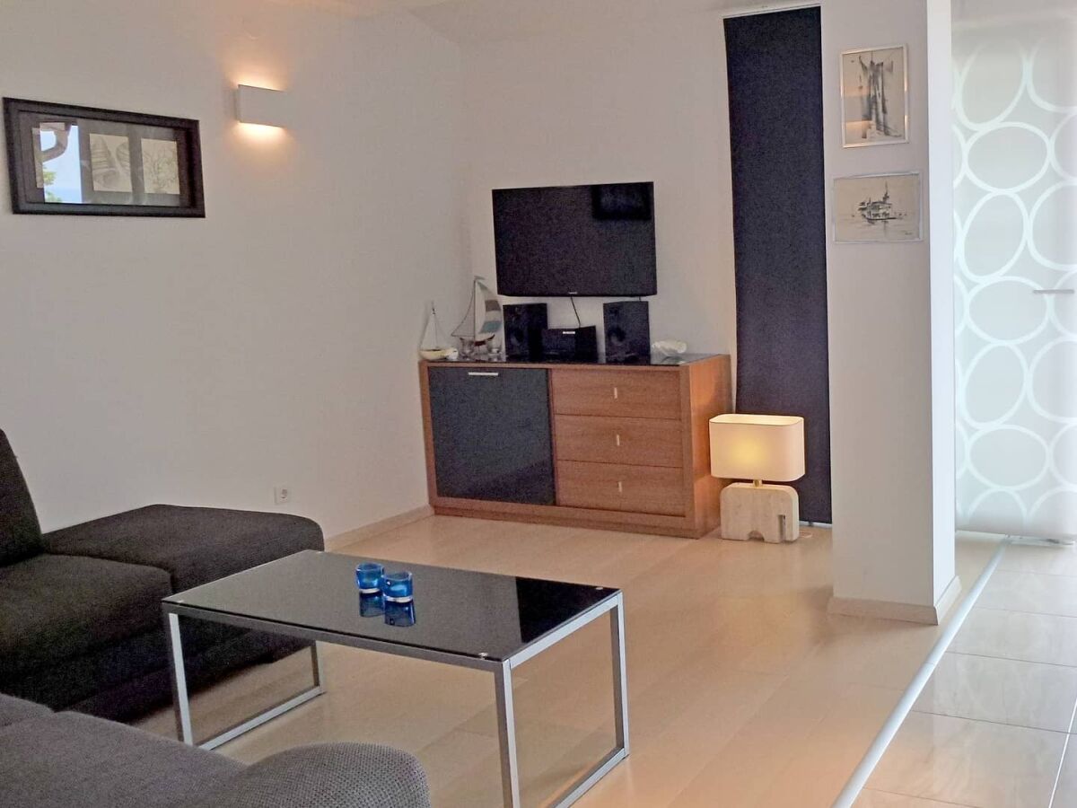 Apartment One bedroom apartment with terrace and sea view Njivice, Krk A-21767-a - Outdoor photo 5