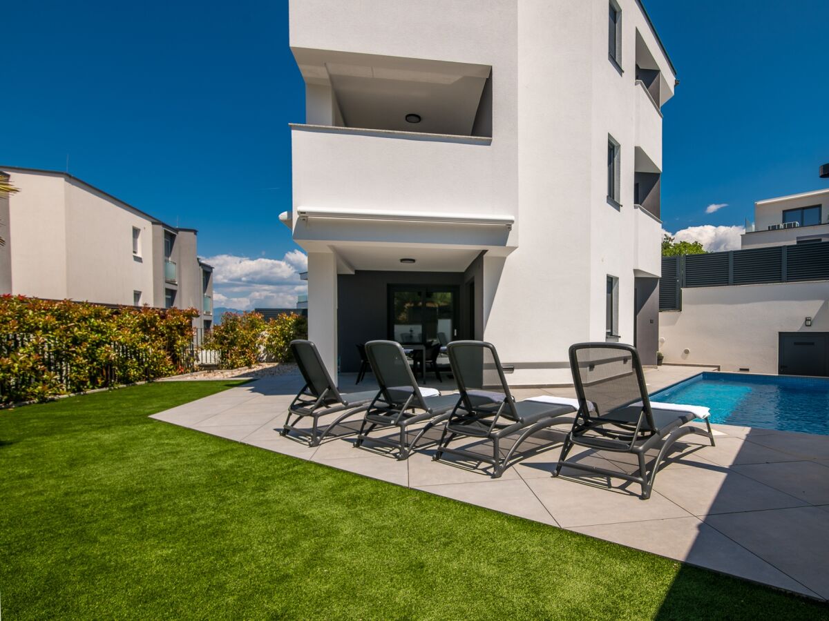 Apartment Two bedroom apartment with terrace Njivice, Krk A-22806-a - Outdoor photo 2