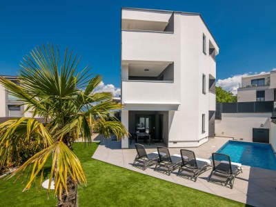 Apartment Two bedroom apartment with terrace Njivice, Krk A-22806-a in Njivice - Apartment