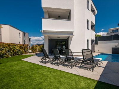 Apartment Two bedroom apartment with terrace Njivice, Krk A-22806-a - Outdoor photo 2