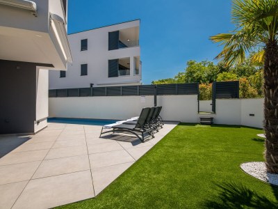 Apartment Two bedroom apartment with terrace Njivice, Krk A-22806-a - Outdoor photo 5