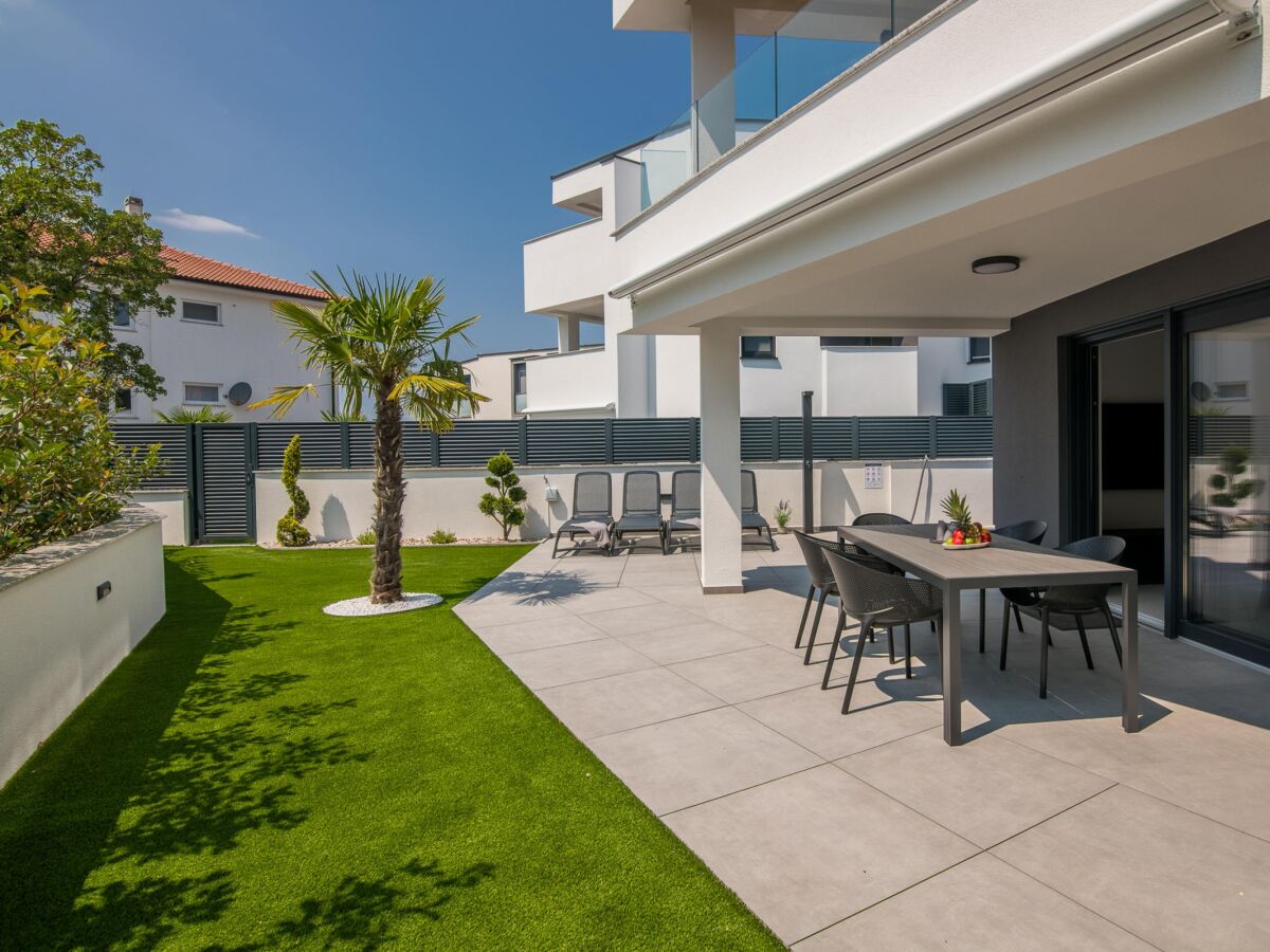 Apartment Two bedroom apartment with terrace Njivice, Krk A-21811-a - Outdoor photo 3