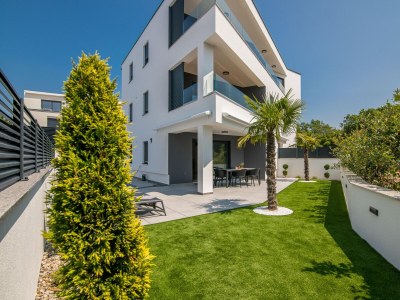 Apartment Two bedroom apartment with terrace Njivice, Krk A-21811-a in Njivice - Apartment