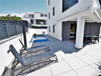 Apartment Two bedroom apartment with terrace Njivice, Krk A-21811-a - Outdoor photo 2