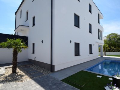 Apartment Two bedroom apartment with terrace Njivice, Krk A-21811-a - Outdoor photo 4