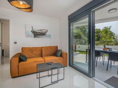 Apartment Two bedroom apartment with terrace Njivice, Krk A-21811-a - Outdoor photo 8