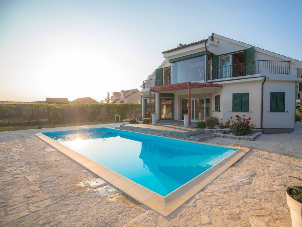 Villa Four-bedroom house with terrace Vrpolje, Šibenik K-21843 - Outdoor photo 5