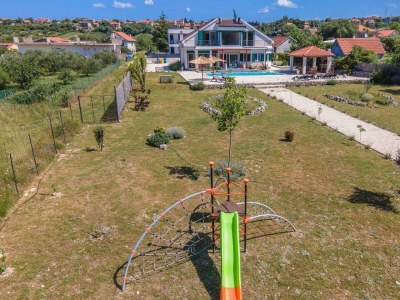 Villa Four-bedroom house with terrace Vrpolje, Šibenik K-21843 - Outdoor photo 12