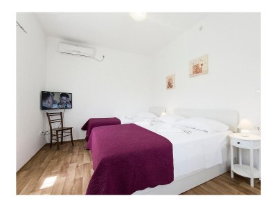 Holiday house Two bedroom house with terrace and sea view Selca, Brač K-22845 - Outdoor photo 17