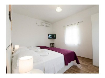 Holiday house Two bedroom house with terrace and sea view Selca, Brač K-22845 - Outdoor photo 18