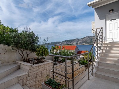 Apartment One bedroom apartment with terrace and sea view Kneža, Korčula A-21863-a - Outdoor photo 10