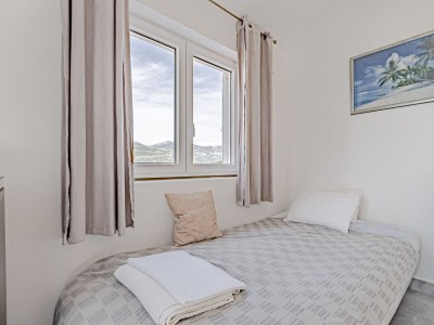 Apartment One bedroom apartment with terrace and sea view Kneža, Korčula A-21863-a - Outdoor photo 17