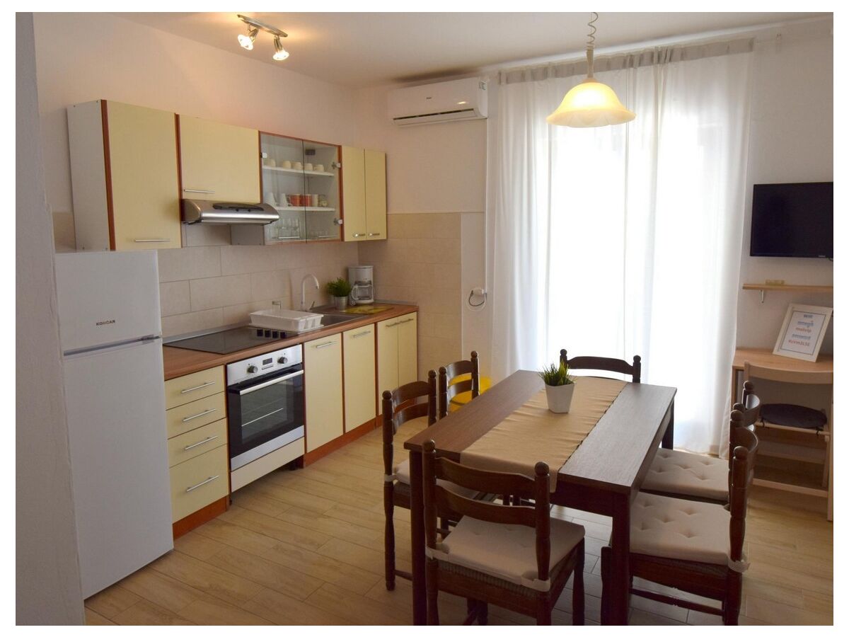 Apartment Two bedroom apartment with terrace Porat, Krk A-21904-a - Outdoor photo 4