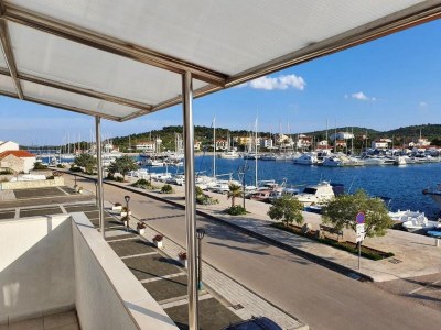 Apartment One bedroom apartment with balcony and sea view Jezera, Murter A-21908-a in Jezera - Apartment