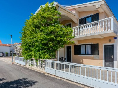 Apartment Two bedroom apartment with terrace Vir A-22930-a - Outdoor photo 2