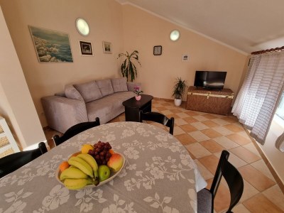 Apartment Two bedroom apartment with balcony and sea view Crikvenica A-22516-a - Outdoor photo 10