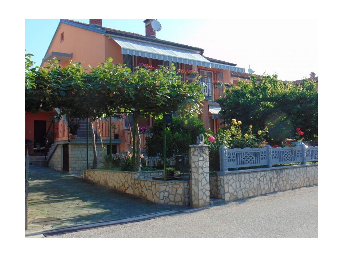 Apartment Three bedroom apartment with balcony Rovinj A-22525-a - Outdoor photo 2