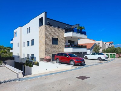 Apartment Three bedroom apartment with terrace Murter A-22942-a - Outdoor photo 7