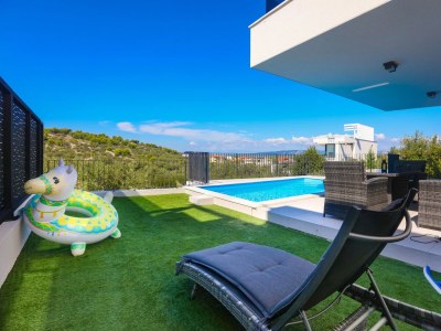 Apartment Three bedroom apartment with terrace Murter A-22942-a - Outdoor photo 8