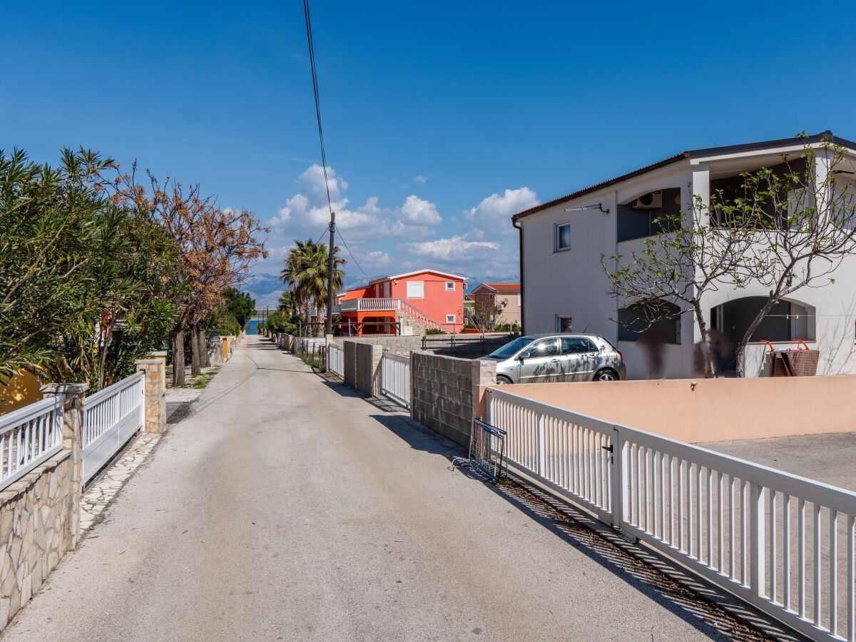 Apartment Two bedroom apartment with terrace Vir A-22948-a - Outdoor photo 5