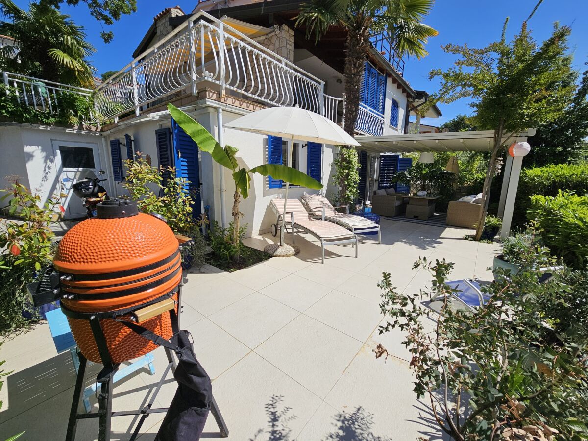 Apartment Two bedroom apartment with terrace and sea view Njivice, Krk A-23004-a - Outdoor photo 3