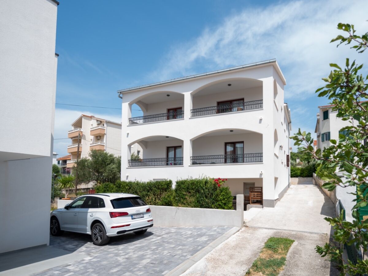 Apartment Two bedroom apartment with terrace and sea view Okrug Gornji, Čiovo A-23497-a