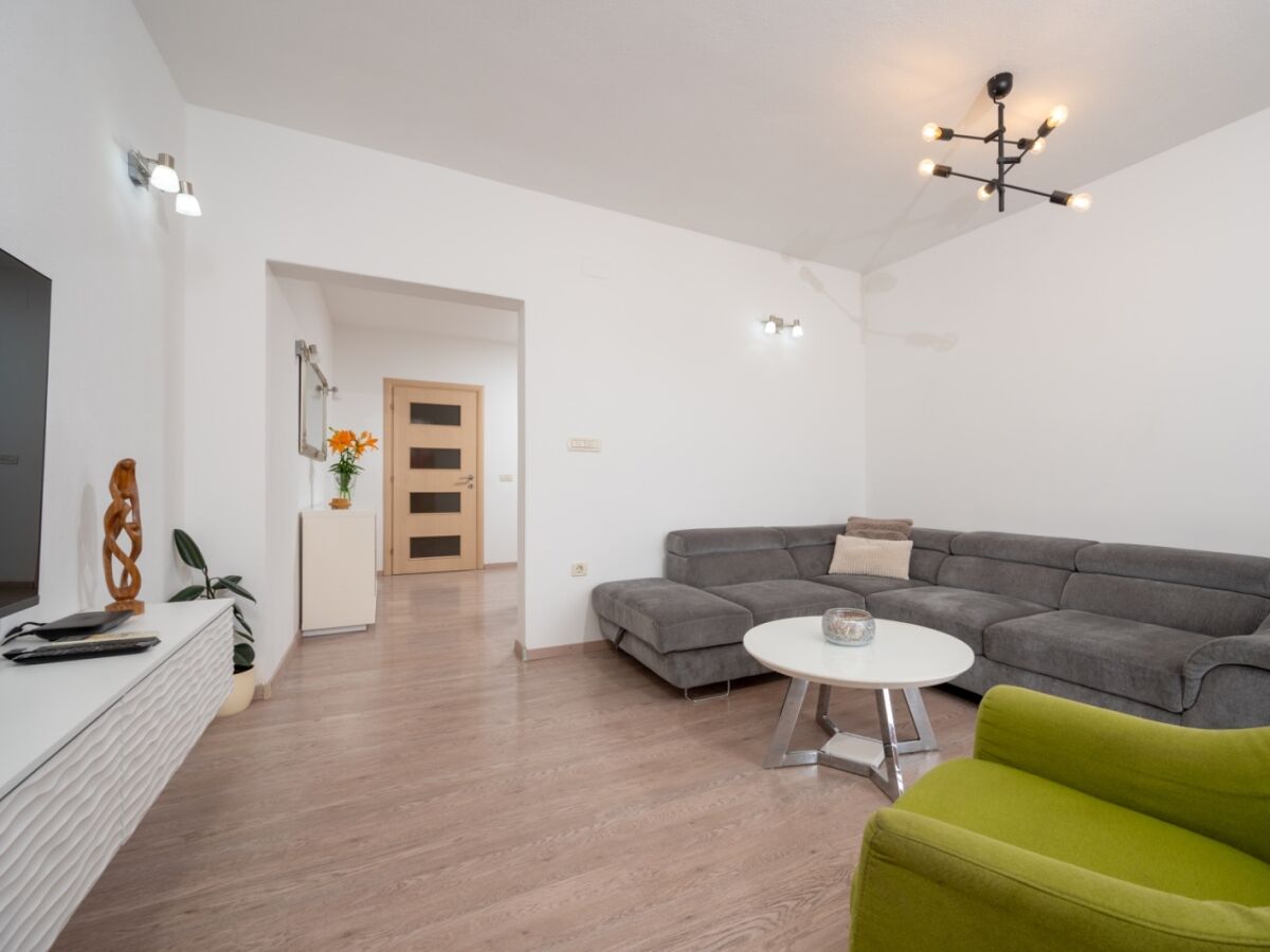 Apartment Two bedroom apartment with terrace and sea view Okrug Gornji, Čiovo A-23497-a - Outdoor photo 5