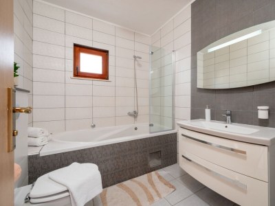 Apartment Two bedroom apartment with terrace and sea view Okrug Gornji, Čiovo A-23497-a - Outdoor photo 26