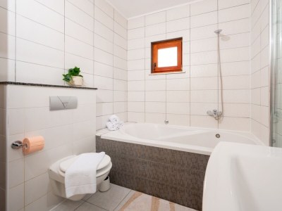 Apartment Two bedroom apartment with terrace and sea view Okrug Gornji, Čiovo A-23497-a - Outdoor photo 27