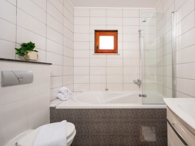 Apartment Two bedroom apartment with terrace and sea view Okrug Gornji, Čiovo A-23497-a - Outdoor photo 28