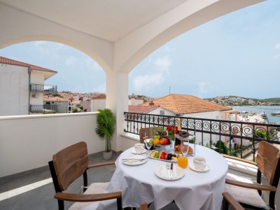 Apartment Two bedroom apartment with terrace and sea view Okrug Gornji, Čiovo A-23497-a - Outdoor photo 34