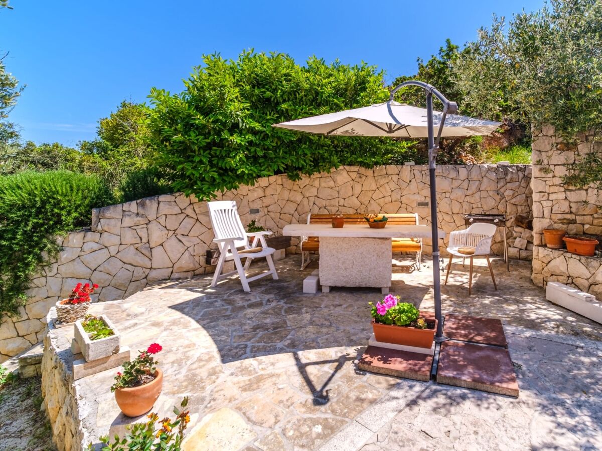 Holiday house Three bedroom house with terrace and sea view Sutivan, Brač K-23075