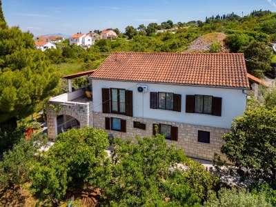 Holiday house Three bedroom house with terrace and sea view Sutivan, Brač K-23075 - Outdoor photo 5