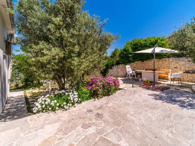 Holiday house Three bedroom house with terrace and sea view Sutivan, Brač K-23075 - Outdoor photo 12