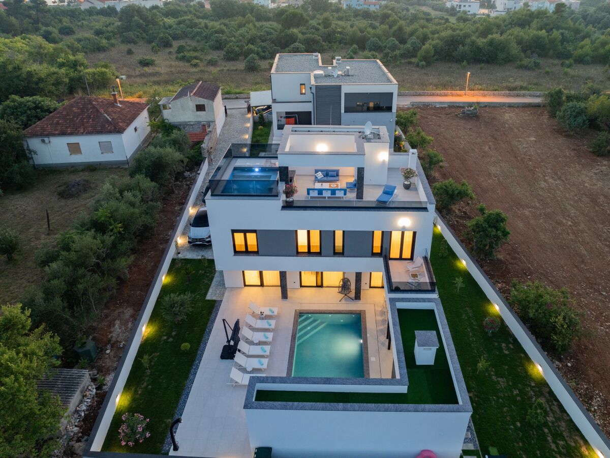 Villa Four-bedroom house with terrace and sea view Zaton, Zadar K-23511