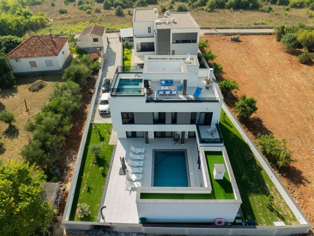 Villa Four-bedroom house with terrace and sea view Zaton, Zadar K-23511 - Outdoor photo 3
