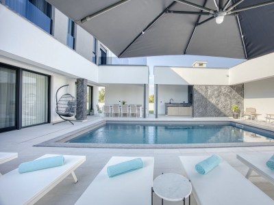 Villa Four-bedroom house with terrace and sea view Zaton, Zadar K-23511 - Outdoor photo 9