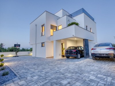 Villa Four-bedroom house with terrace and sea view Zaton, Zadar K-23511 - Outdoor photo 21