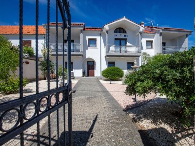 Apartment Apartments with parking space Smrdelje, Krka - 23078 - Apartments with parking space Smrdelje, Krka - 23078 - Outdoor photo 9