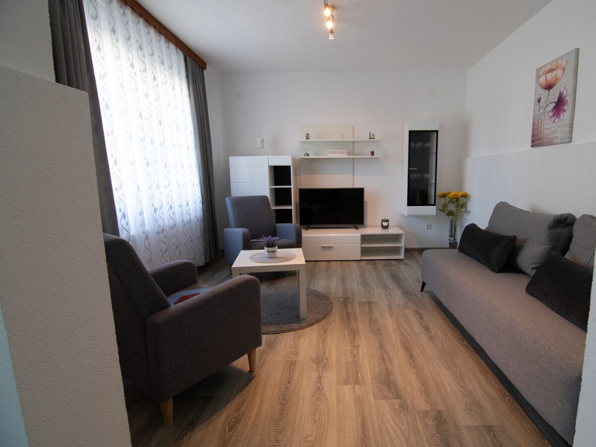 Apartment One bedroom apartment with terrace Lipovača, Plitvice A-17657-a