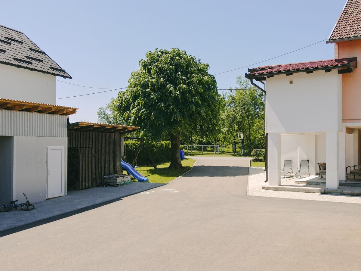 Apartment One bedroom apartment with terrace Lipovača, Plitvice A-17657-a - Outdoor photo 4