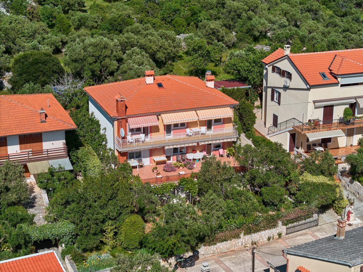 Apartment Three bedroom apartment with balcony and sea view Martinšćica, Cres A-23222-a - Outdoor photo 5