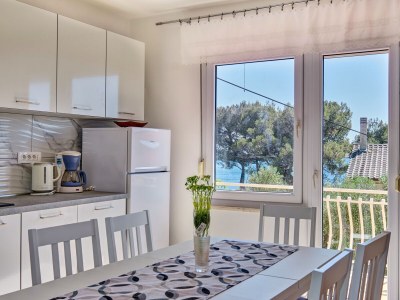 Apartment Three bedroom apartment with balcony and sea view Martinšćica, Cres A-23222-a in Martinscica - Apartment