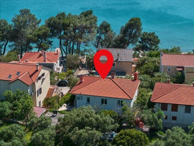 Apartment Three bedroom apartment with balcony and sea view Martinšćica, Cres A-23222-a - Outdoor photo 3