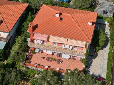 Apartment Three bedroom apartment with balcony and sea view Martinšćica, Cres A-23222-a - Outdoor photo 6