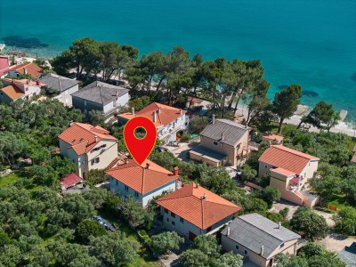 Apartment Three bedroom apartment with balcony and sea view Martinšćica, Cres A-23222-a - Outdoor photo 8