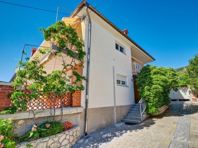 Apartment Three bedroom apartment with balcony and sea view Martinšćica, Cres A-23222-a - Outdoor photo 14