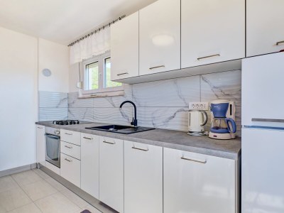 Apartment Three bedroom apartment with balcony and sea view Martinšćica, Cres A-23222-a - Outdoor photo 21