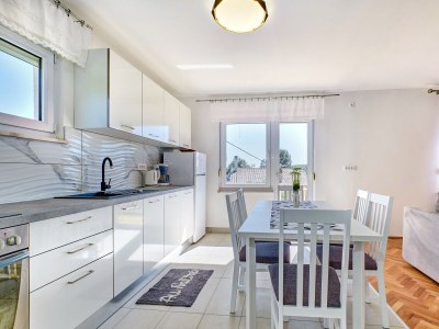 Apartment Three bedroom apartment with balcony and sea view Martinšćica, Cres A-23222-a - Outdoor photo 22